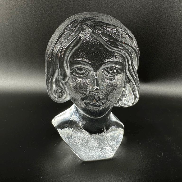 Collectible GlassArt Glass Girl - Mid century Swedish Glass paperweight Figurine - Vintage Sculpture bust statue Image 7