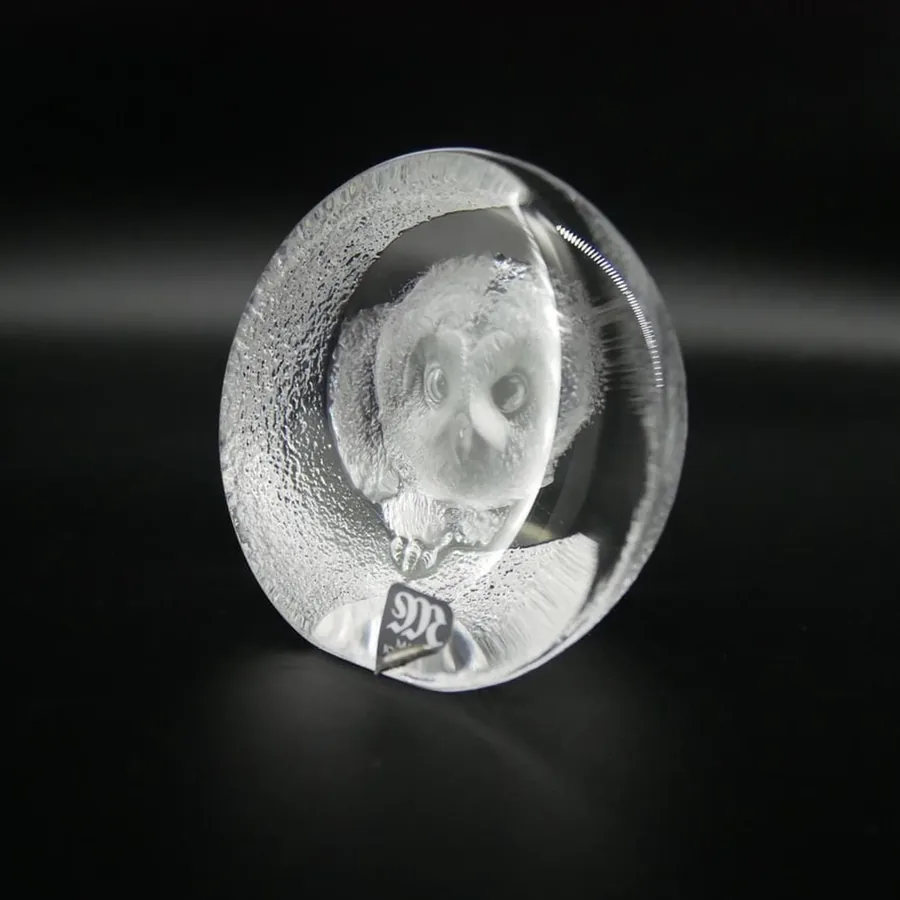 Collectible GlassOwl art glass paperweight sculpture, Mats Jonasson signed Image 4
