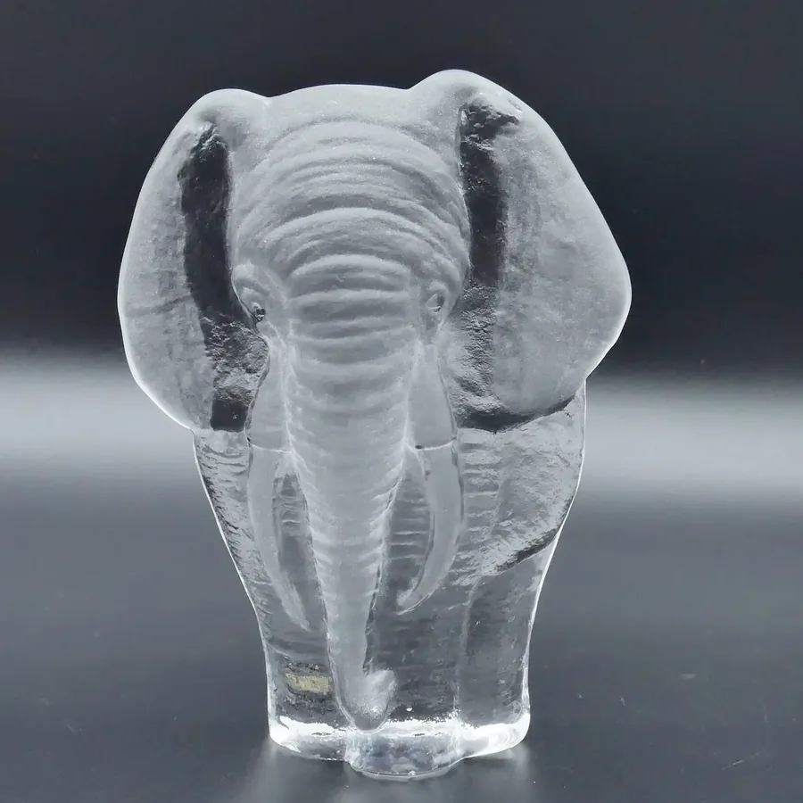 Collectible GlassVintage Art Glass Elephant figurine - Mats Jonasson elephant paperweight Image 2