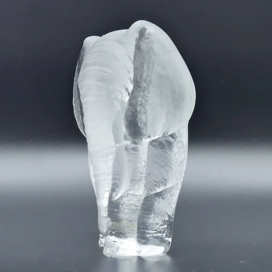 Collectible GlassVintage Art Glass Elephant figurine - Mats Jonasson elephant paperweight Image 5