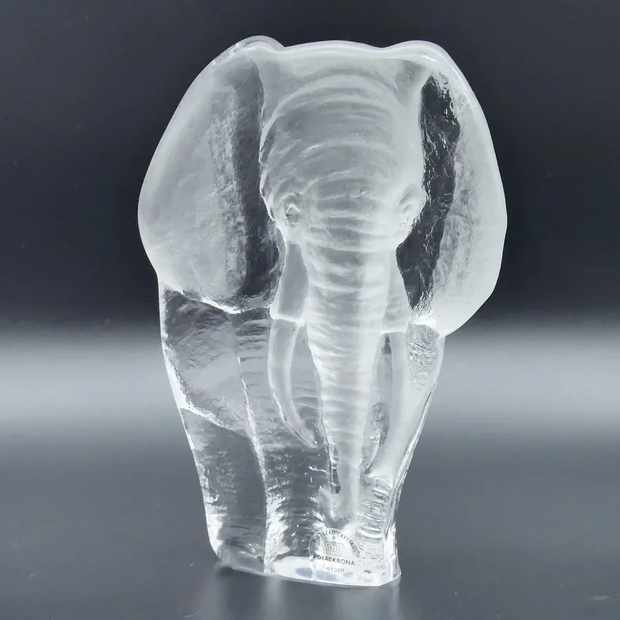 Collectible GlassVintage Art Glass Elephant figurine - Mats Jonasson elephant paperweight Image 8