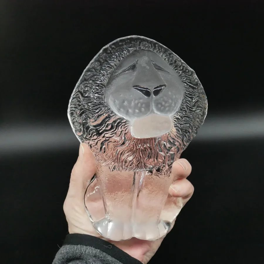 Collectible GlassVintage Art Glass Lion Paperweight Sculpture – Designed by Mats Jonasson, Sweden Image 10