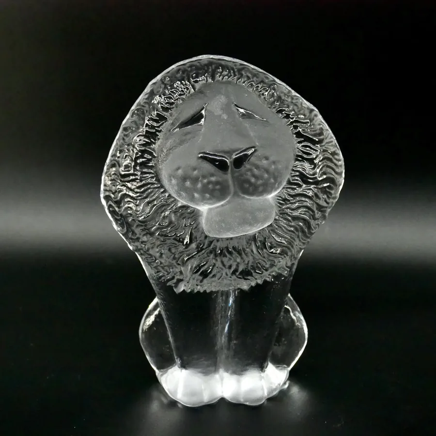 Collectible GlassVintage Art Glass Lion Paperweight Sculpture – Designed by Mats Jonasson, Sweden Image 3