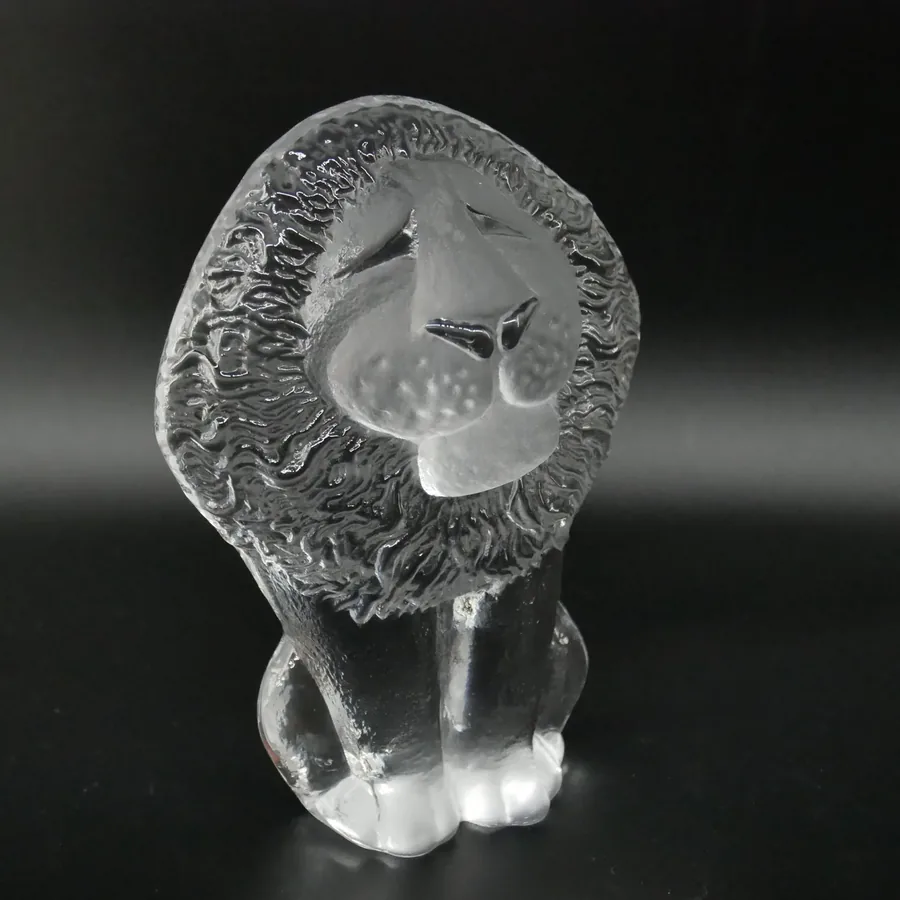 Collectible GlassVintage Art Glass Lion Paperweight Sculpture – Designed by Mats Jonasson, Sweden Image 9