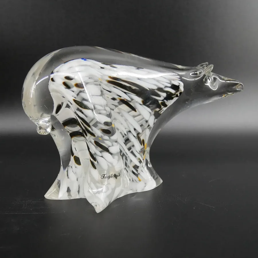 Scandinavian Art Glass Polar Bear – Vintage Fåglavik Sweden Crystal Figurine