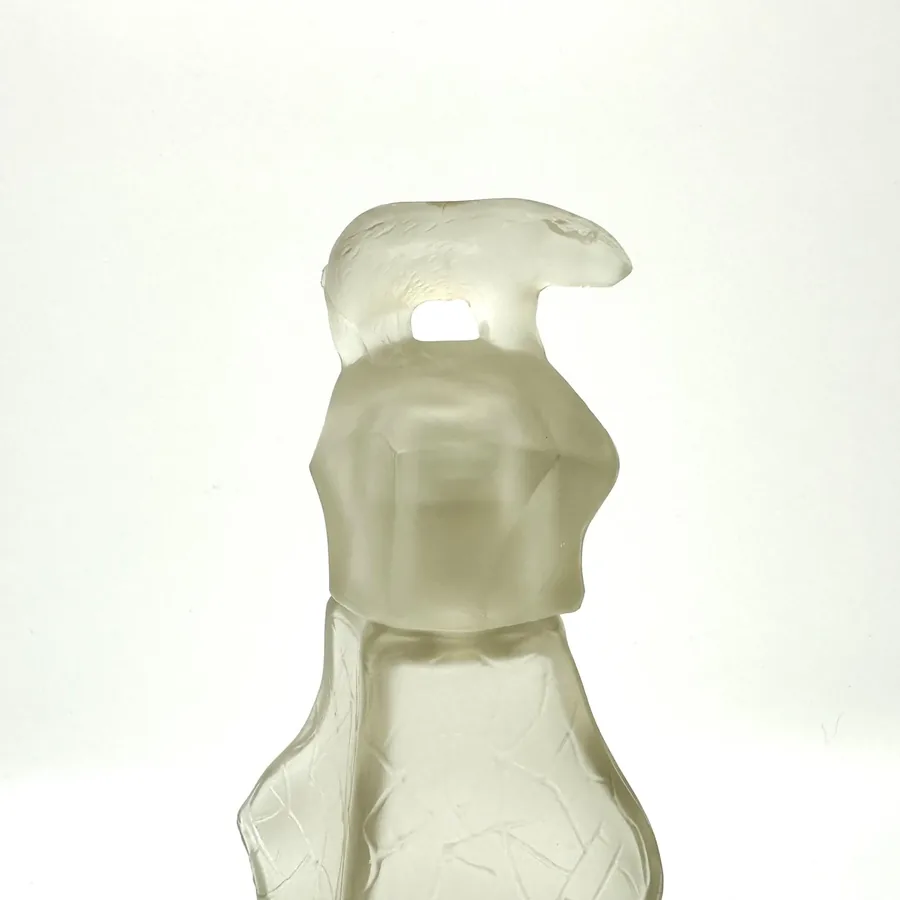 Sculptural polar bear stopper detail showcasing Art Deco geometric styling and fine glasswork on vintage TeZHe bottle