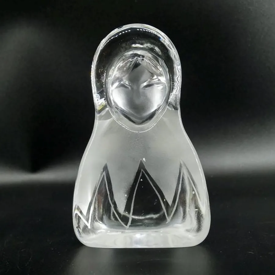 Mats Jonasson Eskimo Girl crystal sculpture by Royal Krona, 1970s Swedish glass with engraved portrait detail