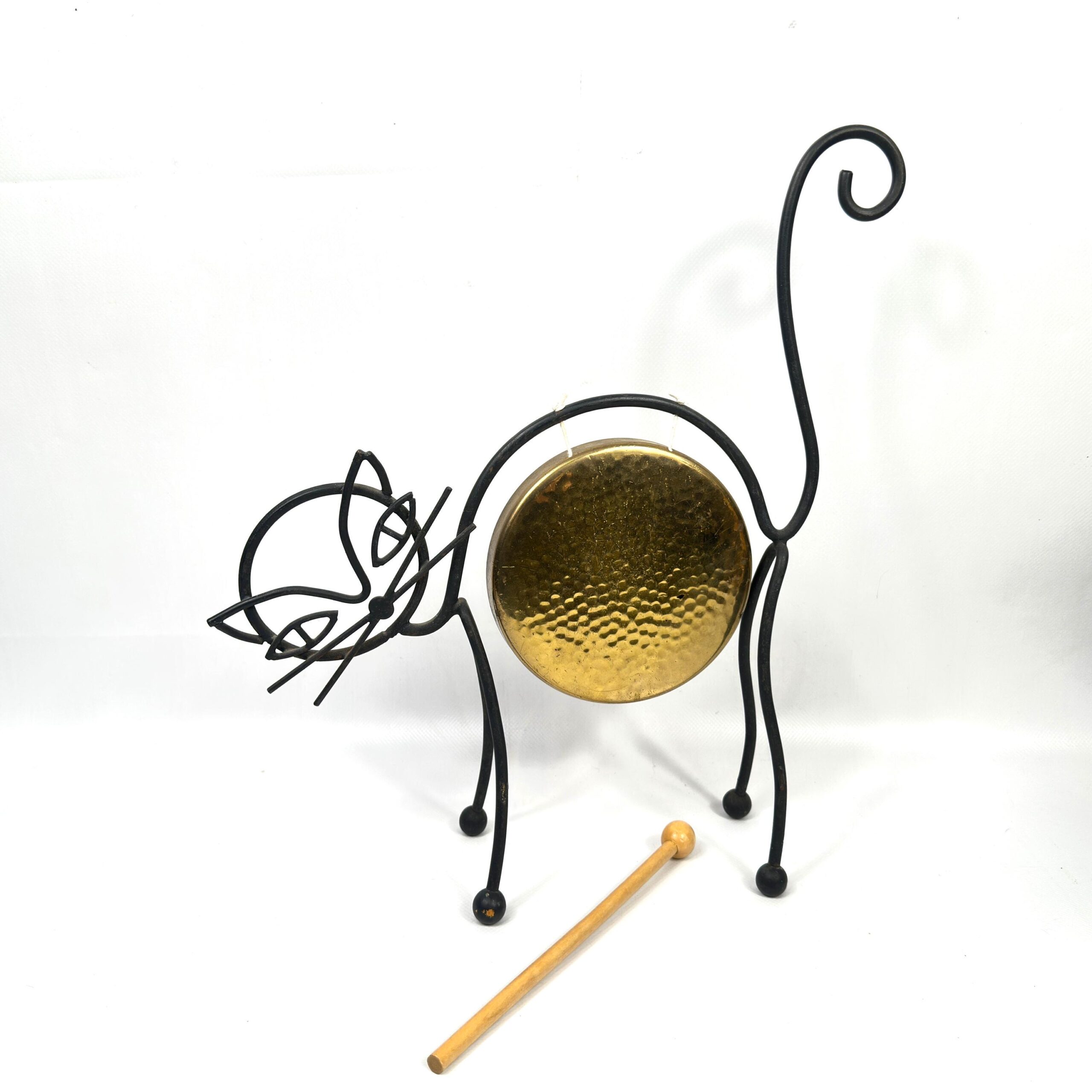 Vintage wrought iron cat gong with hammered brass bowl and wooden mallet by Gunnar Ander, 1950s Swedish design