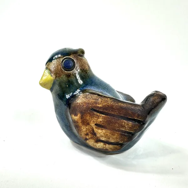 Final angle view of Willy Fischer pottery bird, showing complete glaze coverage, surface texture and undamaged condition of v