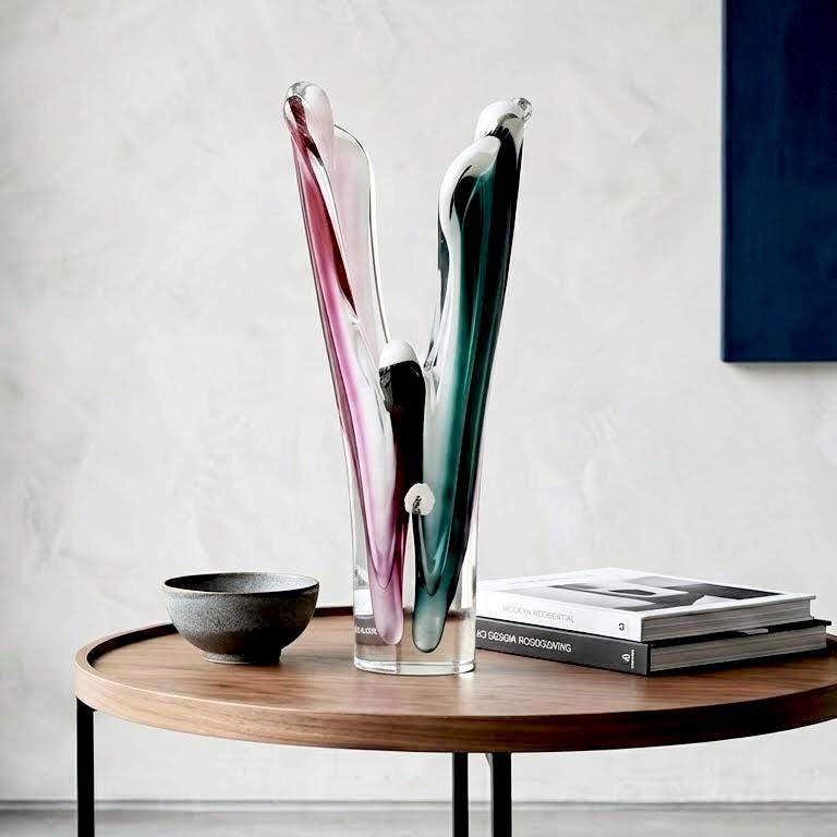 Flygfors Coquille vase by Paul Kedelv, 1957, layered sommerso glass with green, pink, white cores in clear body, styled on wo