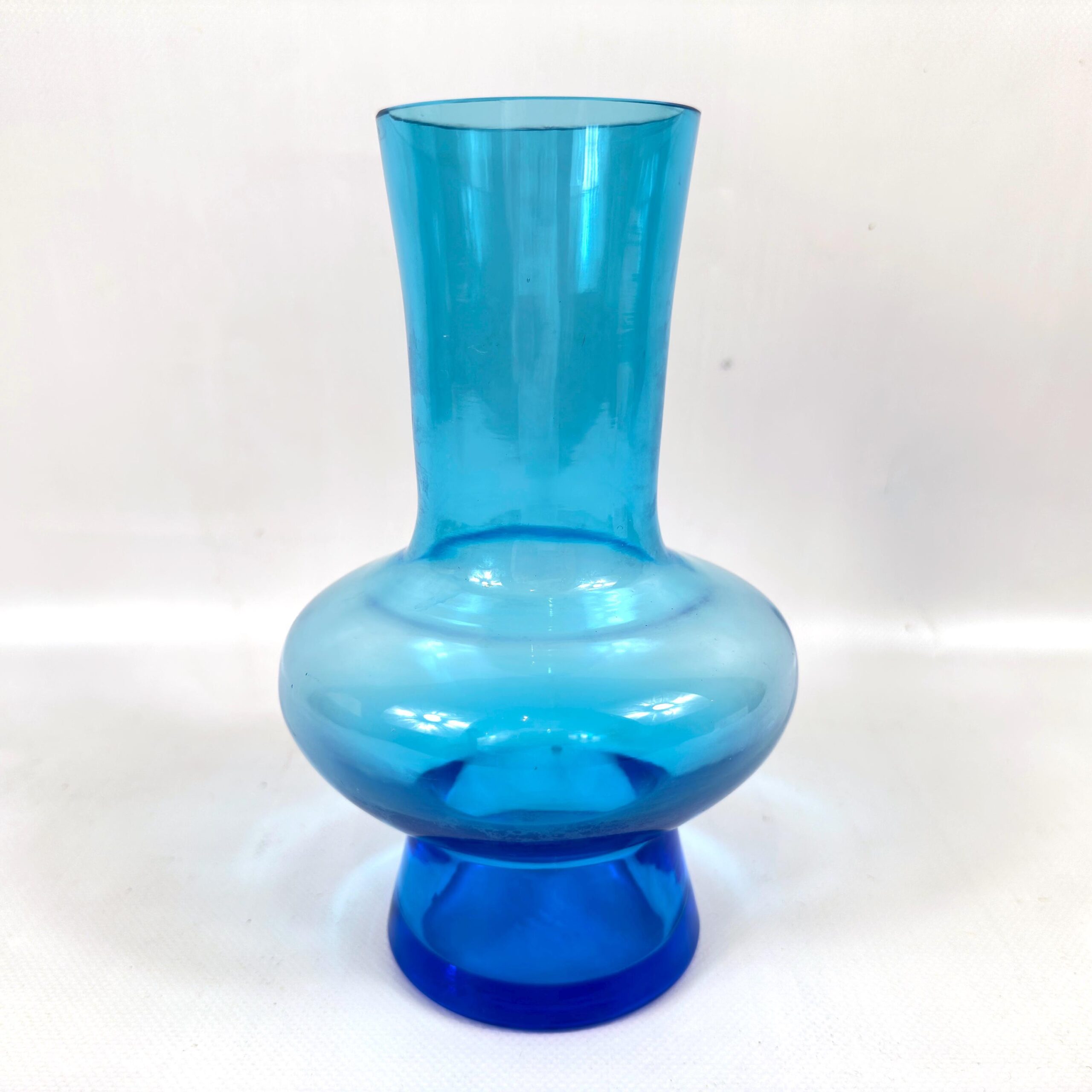 Bo Borgström turquoise blue art glass vase, Åseda 1960s, sculptural form with rounded body and flared neck on solid blue pede